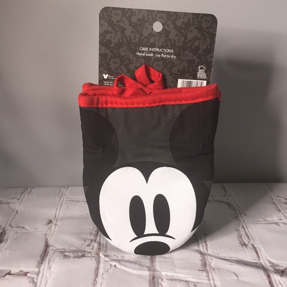 Disney Mickey Mouse 2 Pack Oversized Mini Oven Mitts - Picture 4 of 4